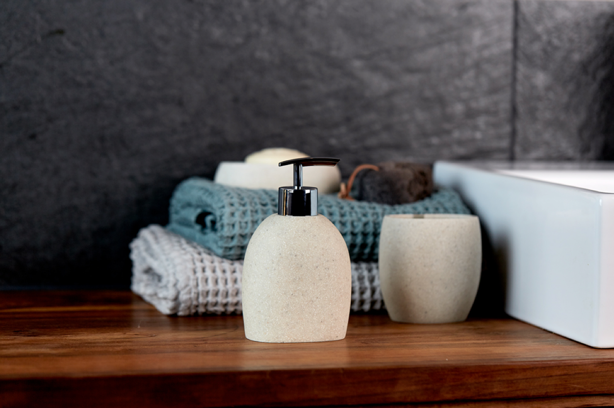 Los imprescindibles: Accesorios funcionales para un baño de lujo