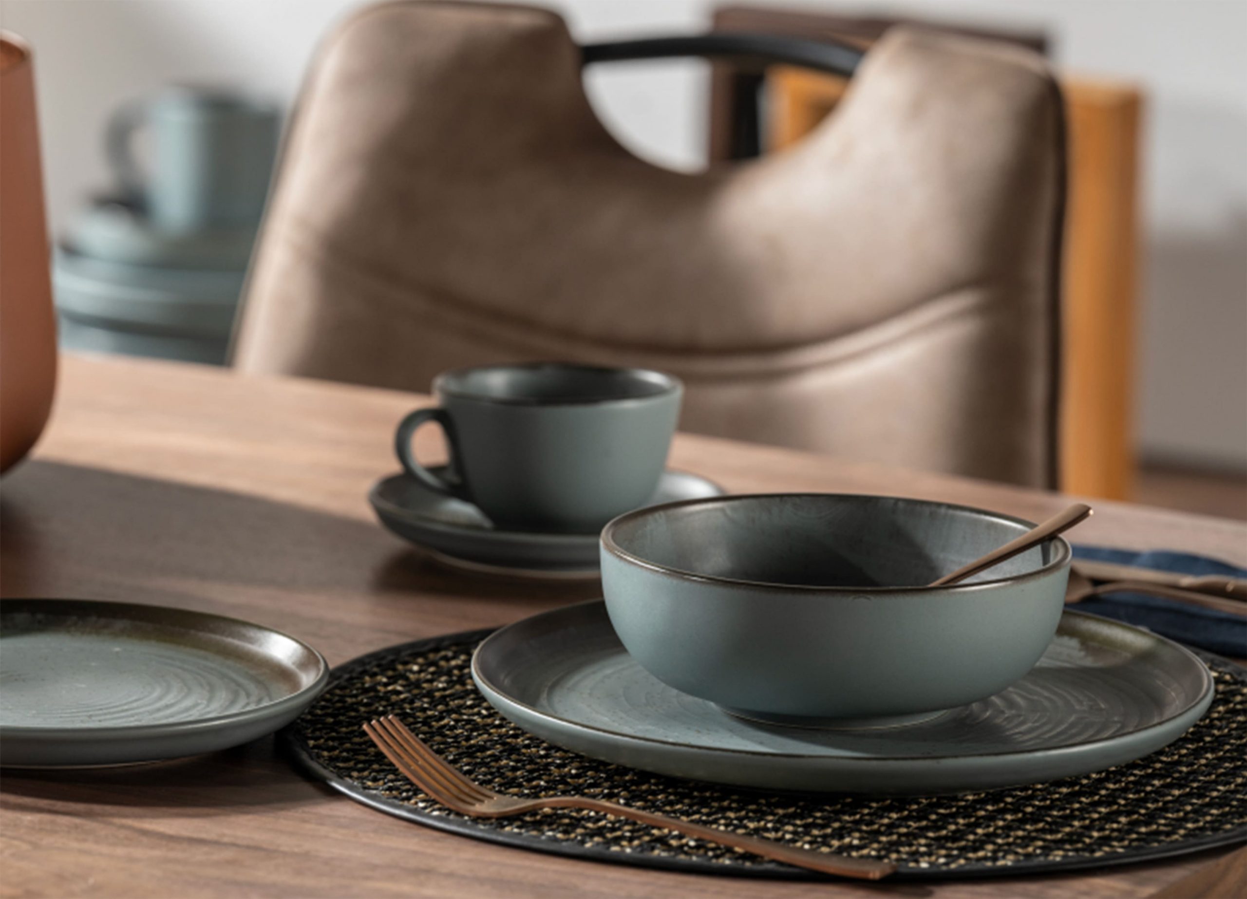 Cómo decorar la mesa perfecta:  ideas y trucos que no fallan